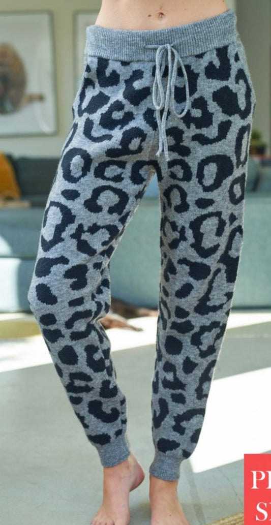 Smokey Leopard Knit Pants