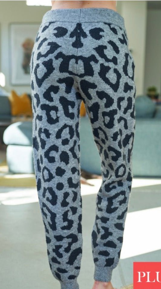 Smokey Leopard Knit Pants